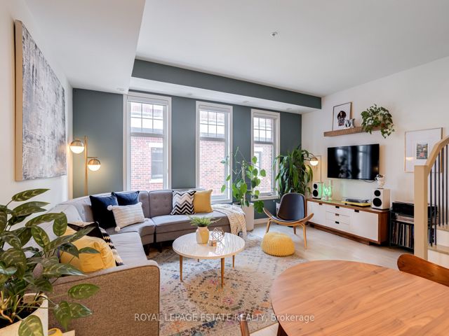 21 - 150 Broadview Ave