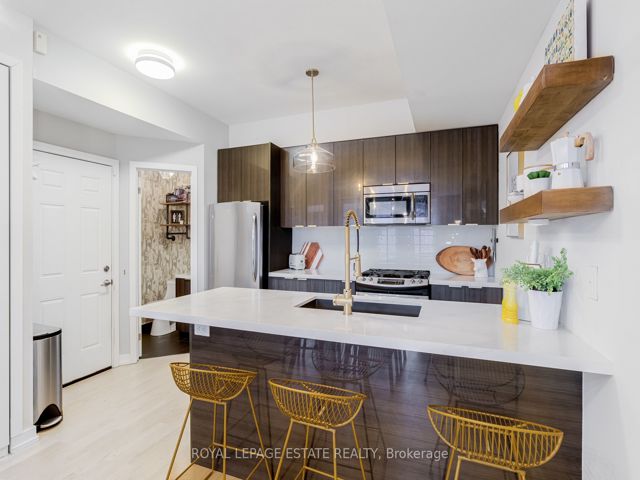 21 - 150 Broadview Ave