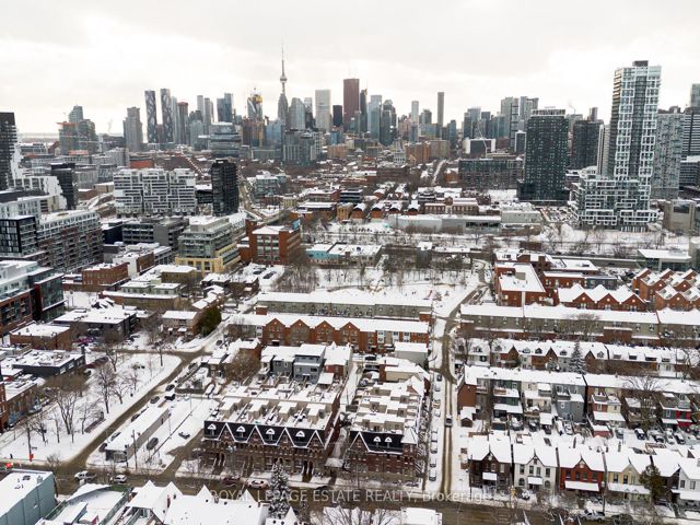 21 - 150 Broadview Ave
