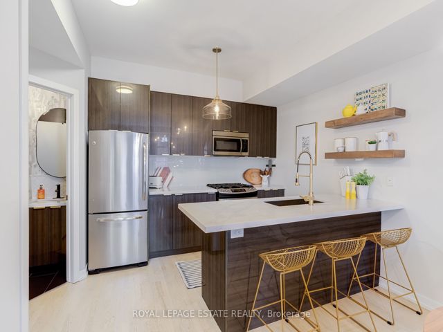 21 - 150 Broadview Ave