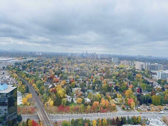 PH22 - 275 Village Green Sq