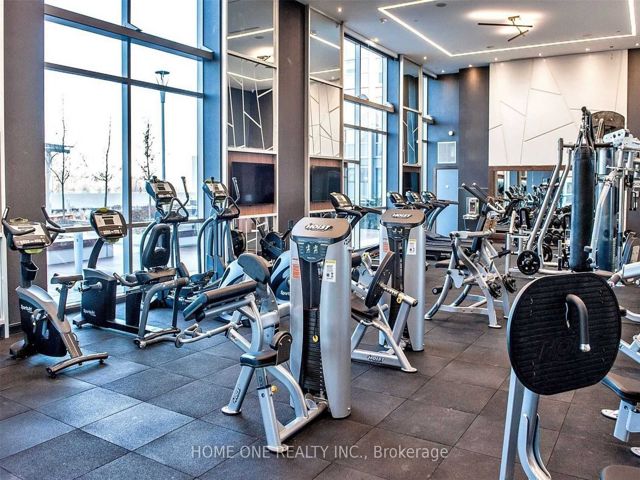 PH22 - 275 Village Green Sq