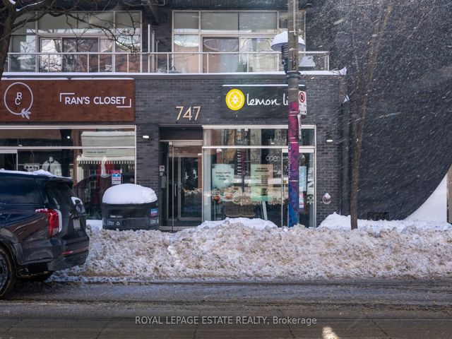 403 - 747 Queen St E