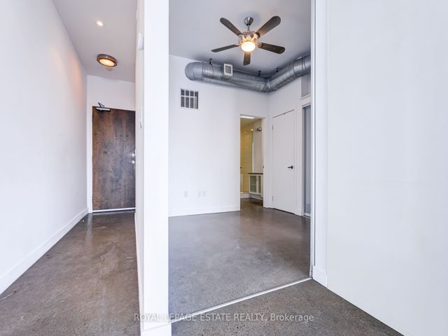 403 - 747 Queen St E