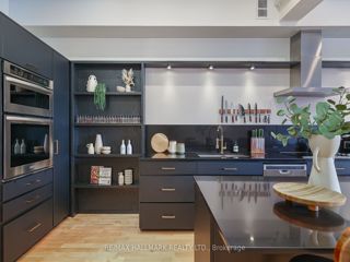 215 - 326 Carlaw Ave