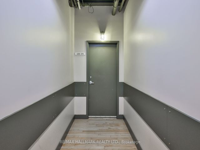 215 - 326 Carlaw Ave