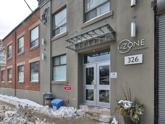 215 - 326 Carlaw Ave