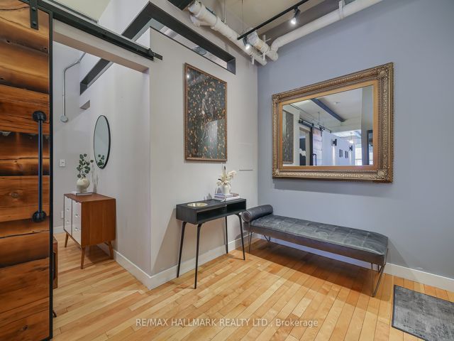 215 - 326 Carlaw Ave