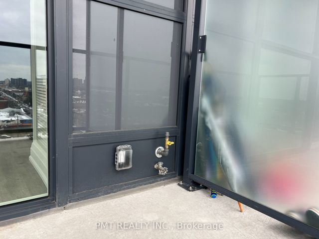 907 - 2369 Danforth Ave