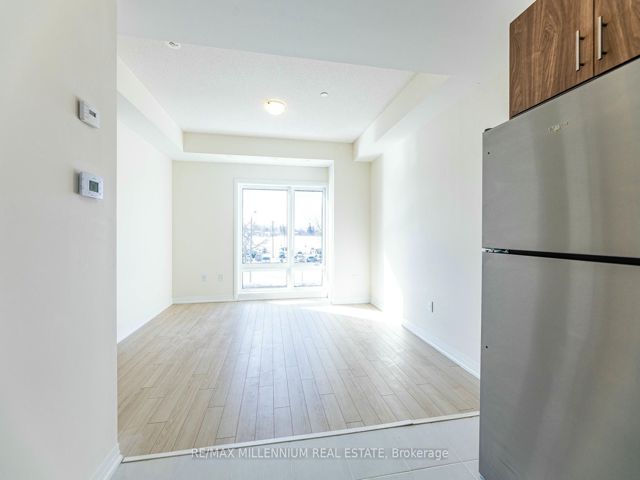 11 - 165 Tapscott Rd