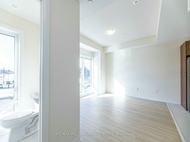 11 - 165 Tapscott Rd