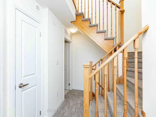 11 - 165 Tapscott Rd