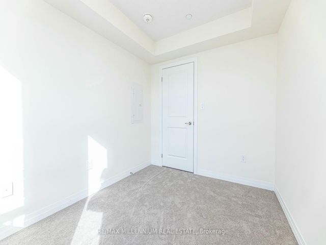 11 - 165 Tapscott Rd