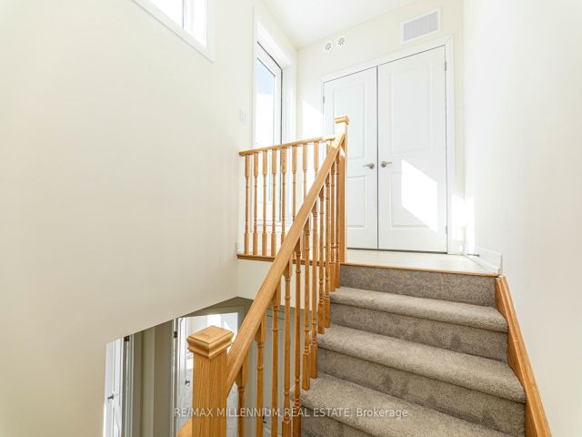 11 - 165 Tapscott Rd