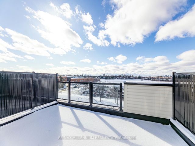11 - 165 Tapscott Rd