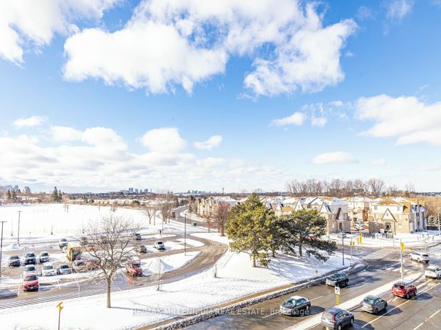 11 - 165 Tapscott Rd