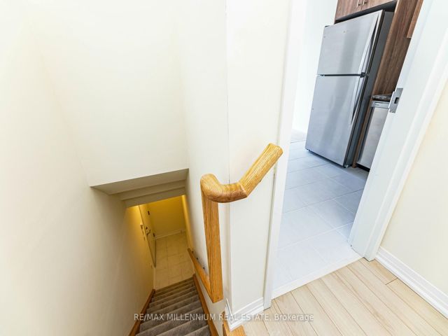 11 - 165 Tapscott Rd