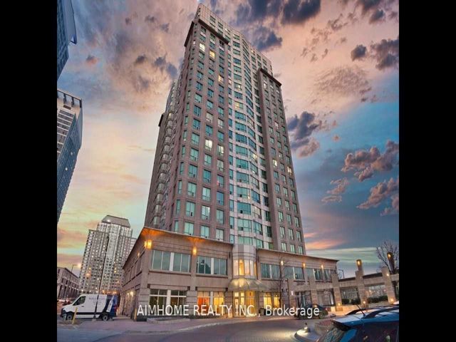 905 - 8 Lee Centre Dr