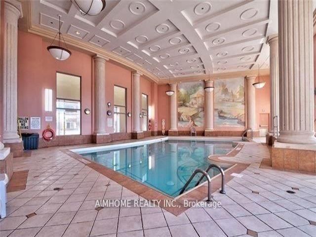 905 - 8 Lee Centre Dr
