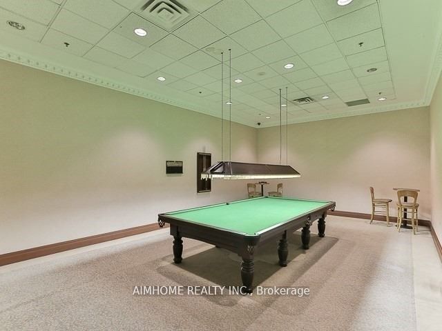 905 - 8 Lee Centre Dr
