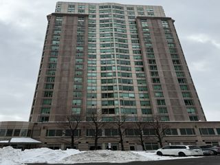 1613 - 18 Lee Centre Dr