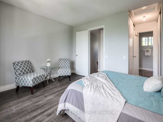TH10 - 2472 Eglinton Ave E