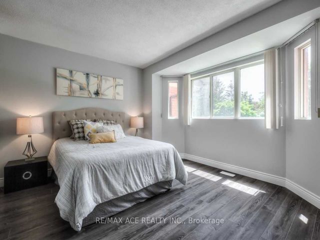 TH10 - 2472 Eglinton Ave E