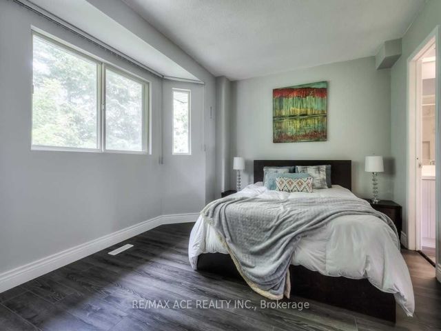 TH10 - 2472 Eglinton Ave E