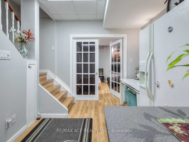 TH10 - 2472 Eglinton Ave E