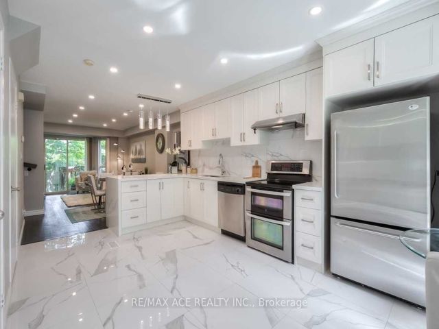 TH10 - 2472 Eglinton Ave E