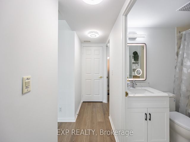 1501 - 11 Lee Centre Dr