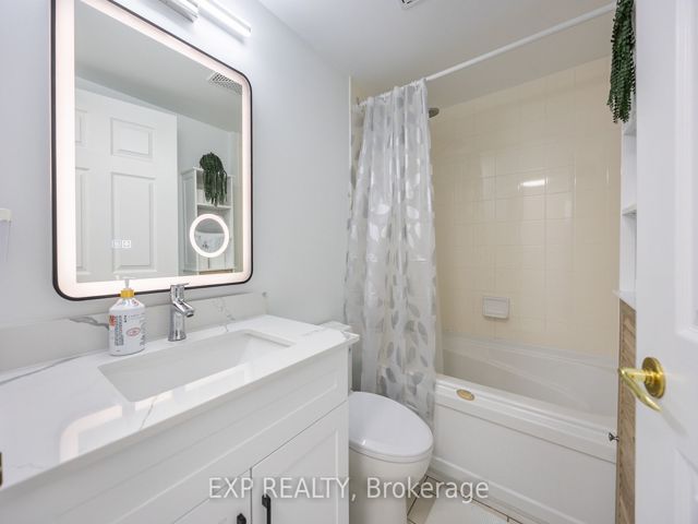 1501 - 11 Lee Centre Dr