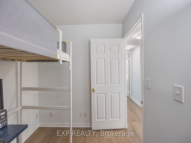 1501 - 11 Lee Centre Dr