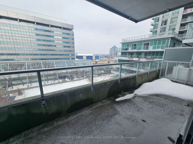 713 - 60 Town Centre Crt