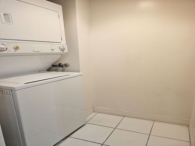 713 - 60 Town Centre Crt
