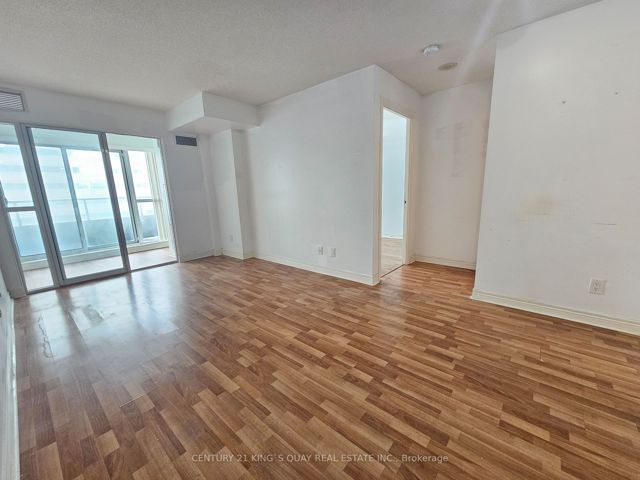 713 - 60 Town Centre Crt