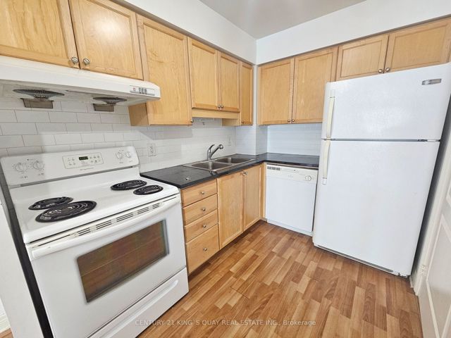 713 - 60 Town Centre Crt
