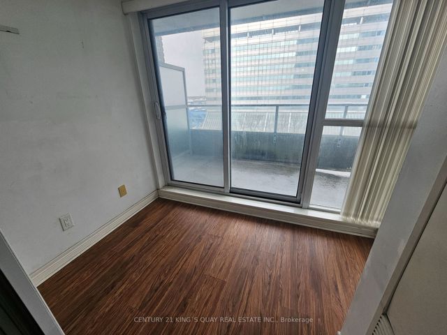 713 - 60 Town Centre Crt