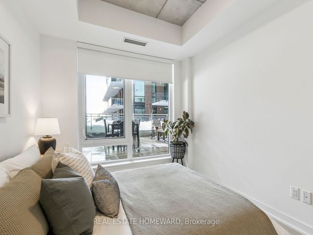 211 - 665 Queen St