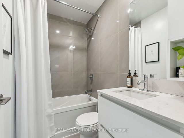 211 - 665 Queen St