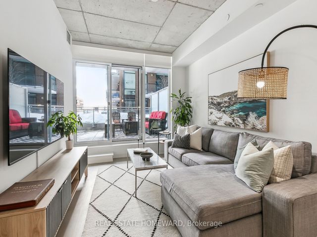 211 - 665 Queen St