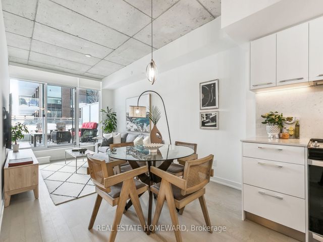 211 - 665 Queen St
