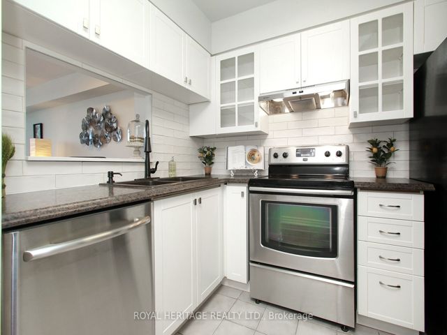 505 - 3231 Eglinton Ave E