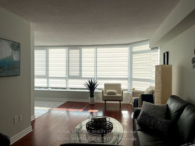 505 - 3231 Eglinton Ave E