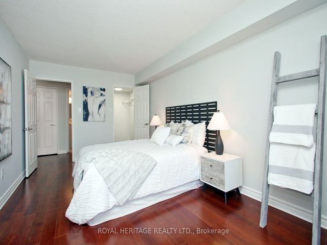 505 - 3231 Eglinton Ave E