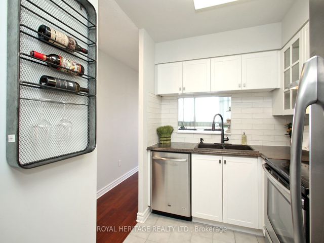 505 - 3231 Eglinton Ave E