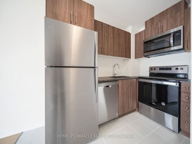 27 - 165 Tapscott Rd