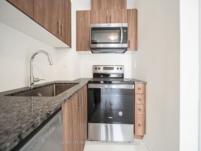 27 - 165 Tapscott Rd