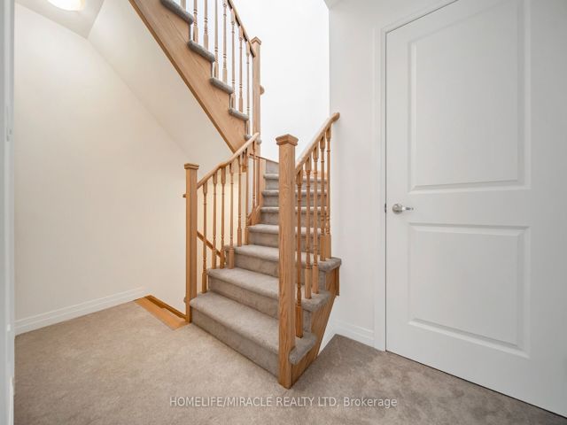 27 - 165 Tapscott Rd