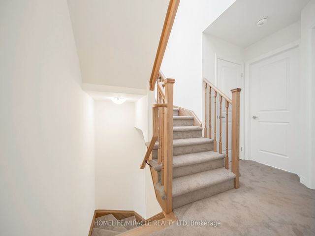 27 - 165 Tapscott Rd